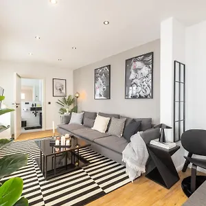 Big Loft *reeperbahn*harbor*schanze*city Apartment